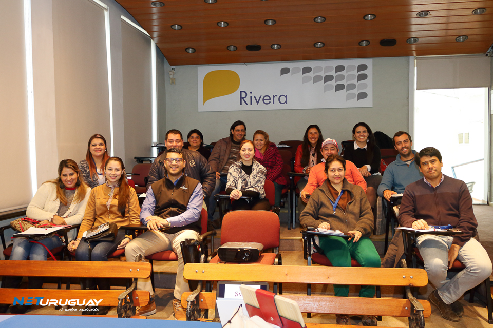 Conferencia sobre Herramientas de gestión para PYMES en la ciudad de Rivera