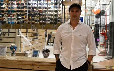 Vendía lentes de sol por Facebook, creó un negocio que hoy factura US$ 4 millones al año y crece con franquicias